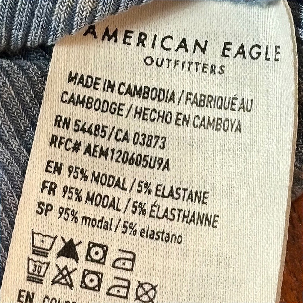 American Eagle Soft & Sexy Rib Blue V-Neck Short Sleeve Crop T-Shirt Large - Picture 4 of 6